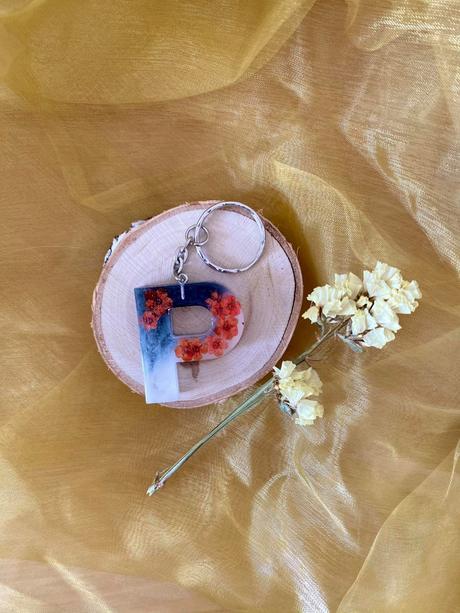 Ručne vyrobené živicové kľúčenky, 