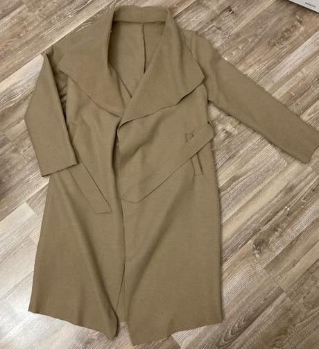 Krásny béžový kabát, m