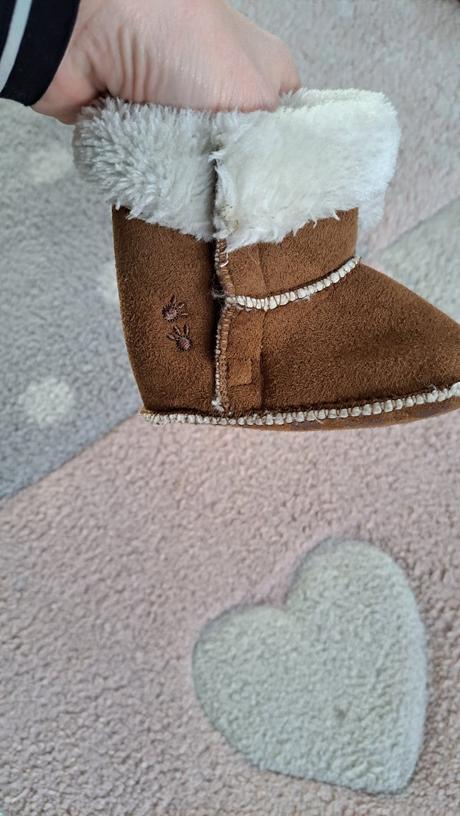 Capačky-čižmičky, 