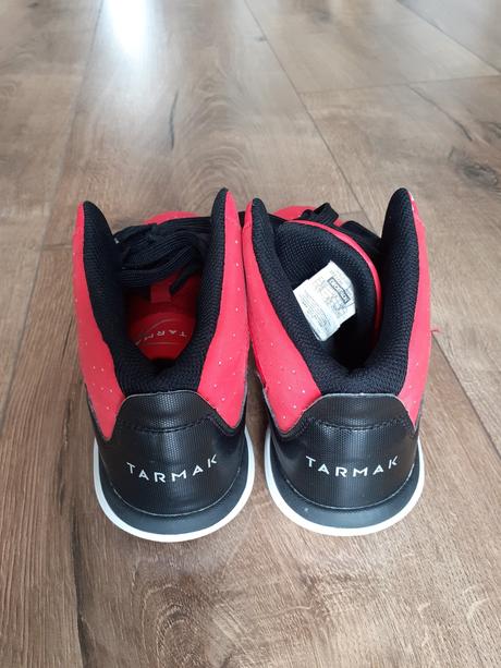 Tenisky na basletbal, 38