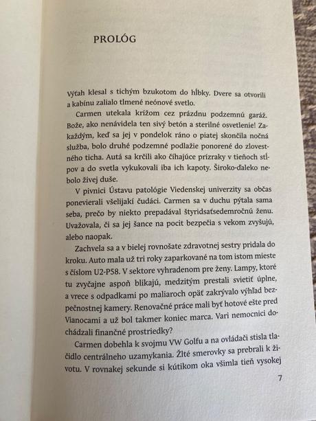 Čas smrti stará detská kniha a niekoľko ohavných v,