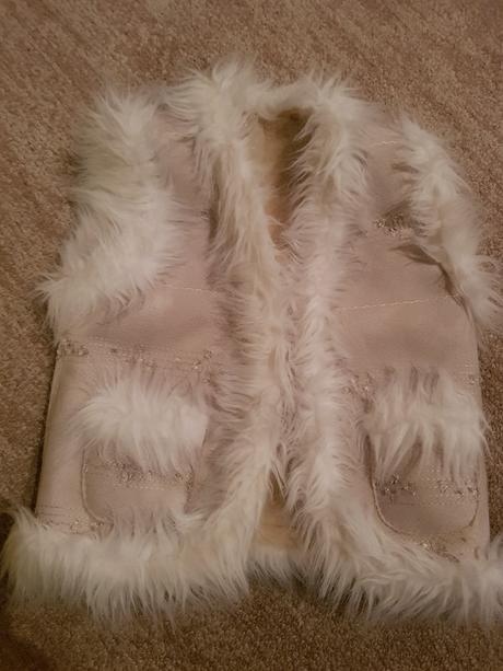 Kožuchová vesta, 86