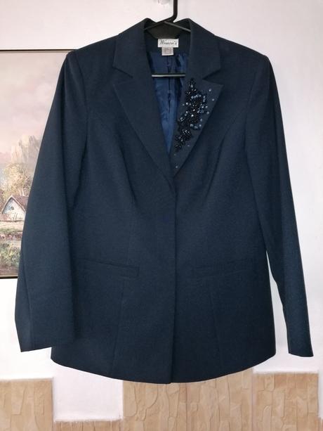 Nohavicový kostým, 42