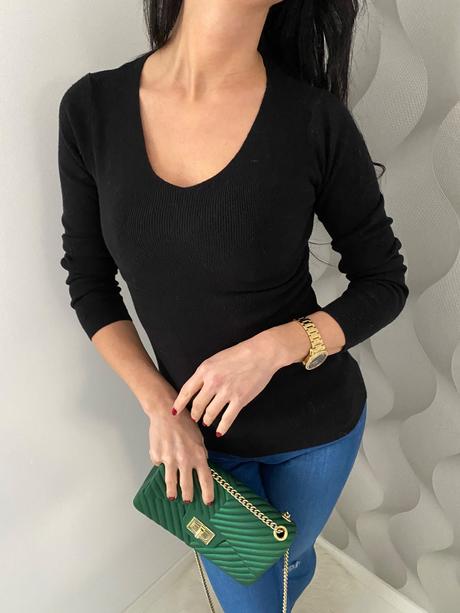 Úpletový čierny sveter, s