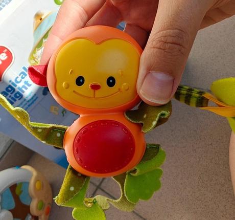 Kolotoč nad postielku tinylove pre bábätká,