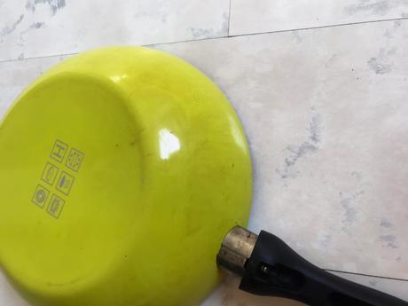 Keramická wok panvica,