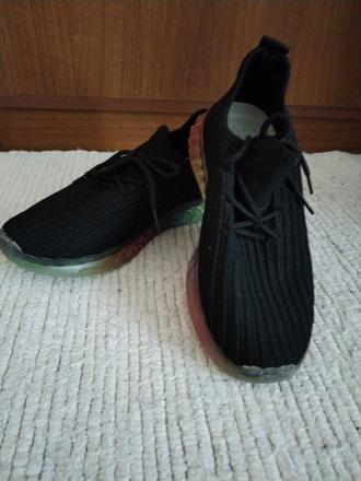 Dievcenske topanky, 35