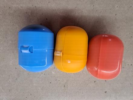 Darujem k objednávke-3 ks hračie vo vajíčku ešte n,