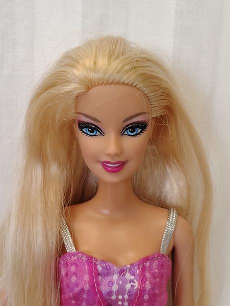 Zb. bábika barbie fashionistas glam mattel 2012,