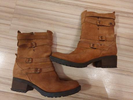 Malo nosené koža bata, baťa,39