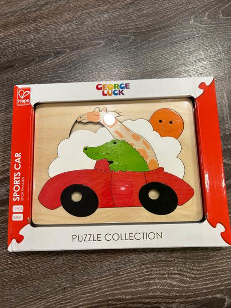 Hape vkladacie puzzle športove auto,