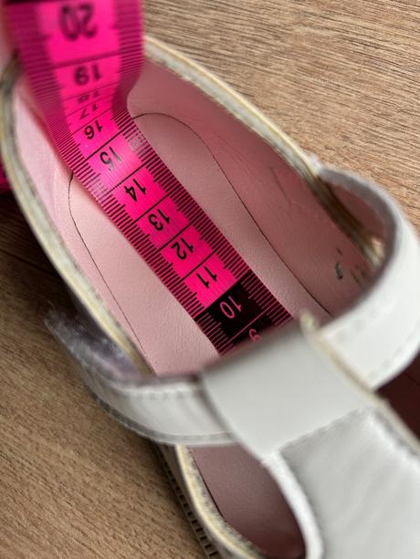 Dievčenské spoločenské topánočky, 25