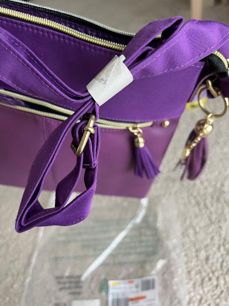 Fialova crossbody kabelka vrátane satky,