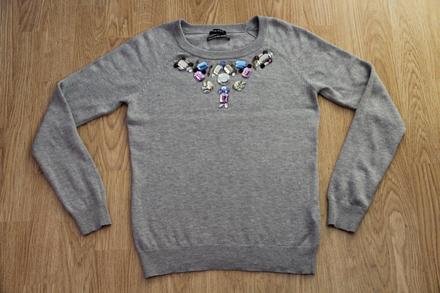 Ozdobný svetrik motivi, s