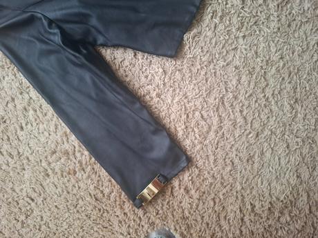 Koženkové bolerko, 44