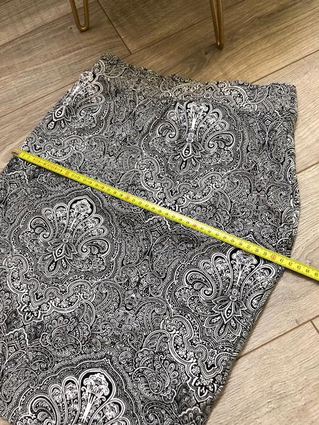 Dámska puzdrová sukňa m, m