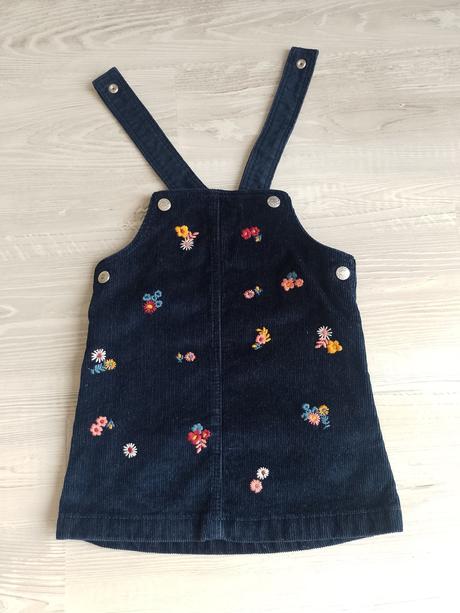 Menčestrove šaty, 74