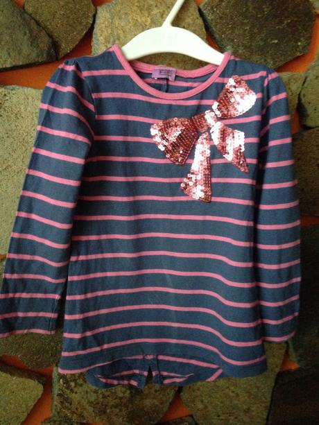 Krasne tricko s flitrivou maslickou vzadu predlzen, f&f,98