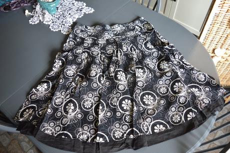 Sukňa s vreckami, 40