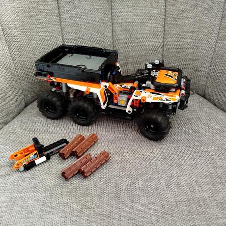 Lego technik 42139 - terénne vozidlo,