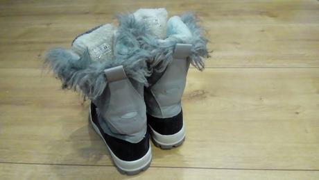 Snehule, reserved,33