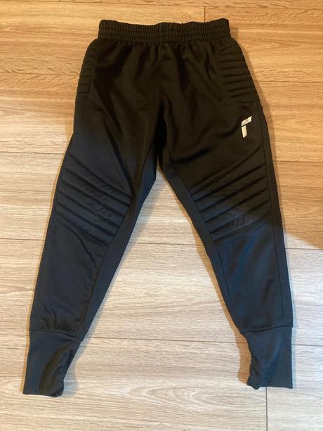 Brankárske nohavice, 146