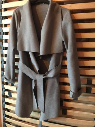 Príjemý trečkot s opaskom, s