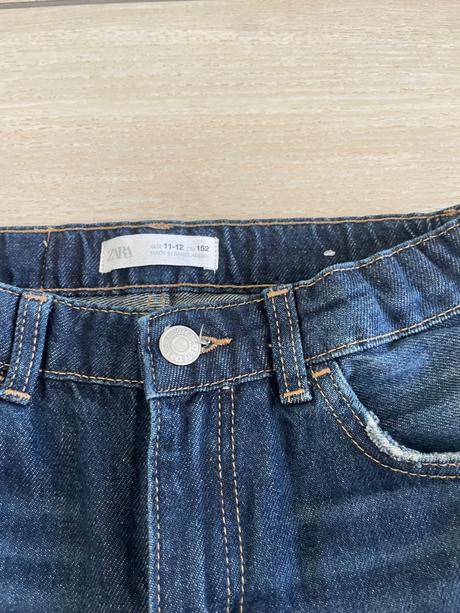 Straight rifle oblečené  raz, zara,152