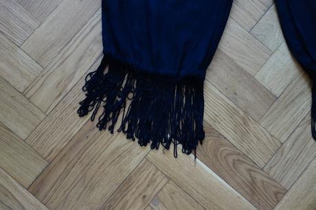 Nohavice so strapcami, 36