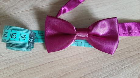 Krásne cyklámenové šaty s vlečkou + motýlik, 38