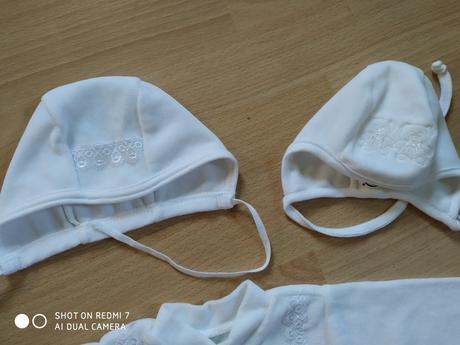 Mikinka a  2 čiapky veľ. 62, 62