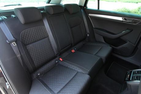 Prenájom - škoda superb combi 2.0 tdi 110kw,