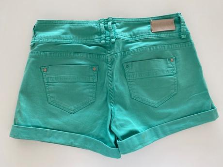 Zelene kratasy, bershka,36