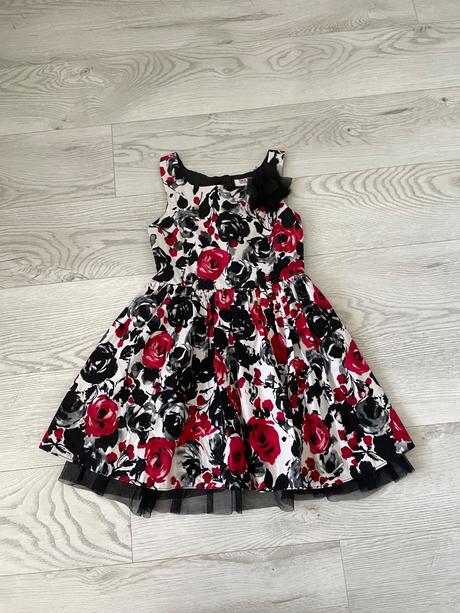 Spoločenské šaty, 116