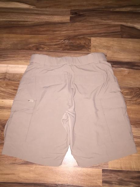 Značkové kraťasy, 34