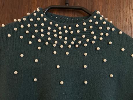 Pulover s perličkami, s