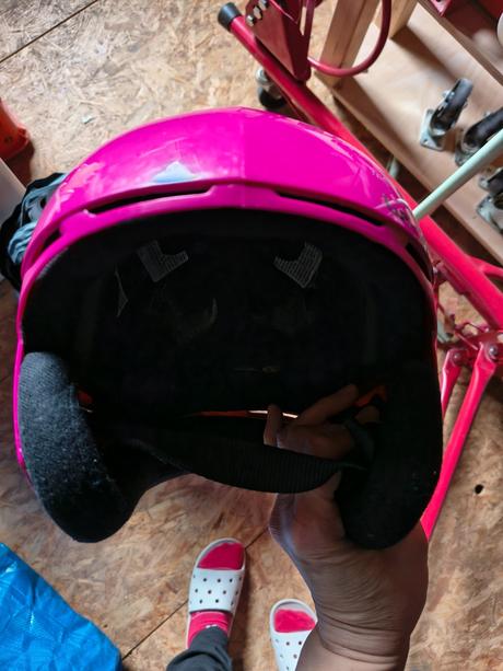 Lyžiarska prilba, s