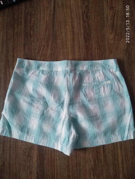 Nove kratasy, m