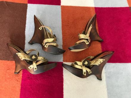 Sandalky 2 pary   zn. n2h      vel. 38, 38