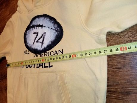 Pár krát oblečená mikina, lupilu,110