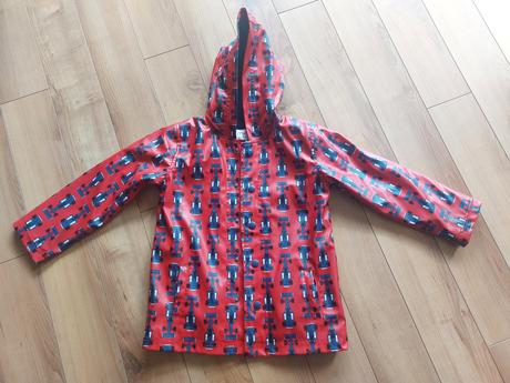 Nepremokavý kabát, 122