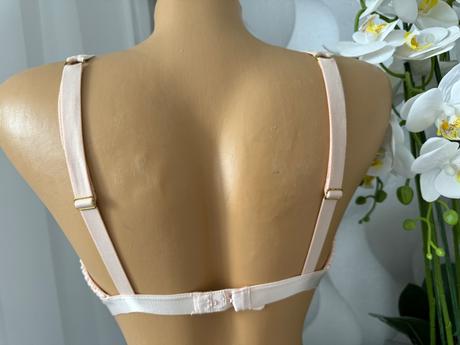 Krajkové podprsenky, 75d