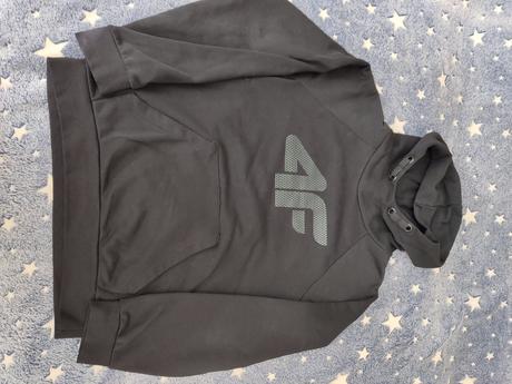 Mikina s kapucňou, 152