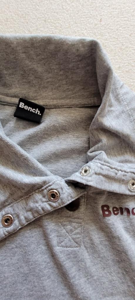 Šedé tričko, bench,140