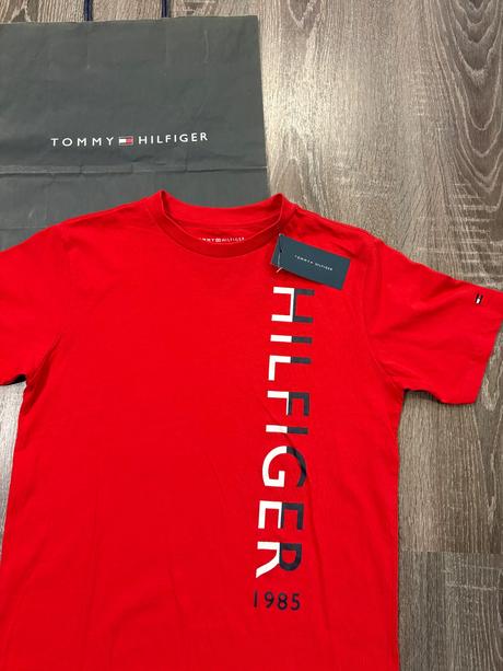 Tommy hilfiger chlapcenske tričko na 10-12 rokov, tommy hilfiger,140