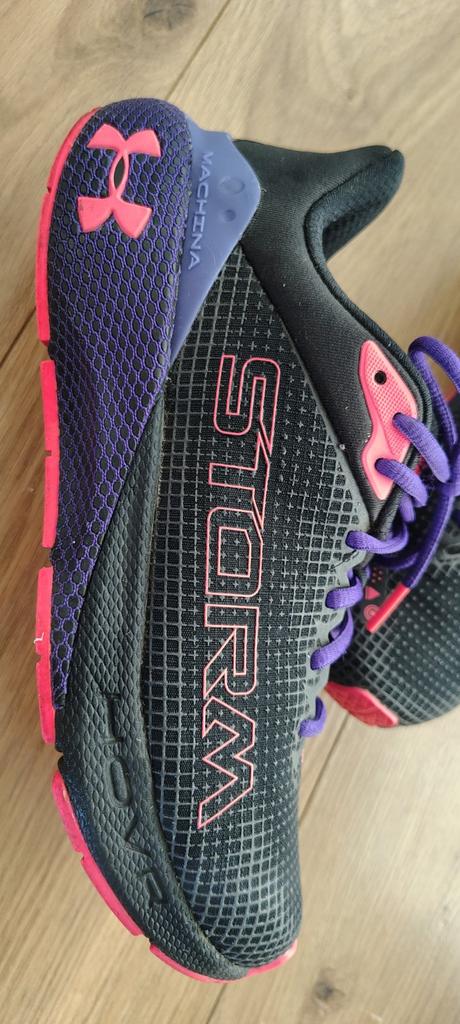 Ua bezecke tenisky 38,5, under armour,38