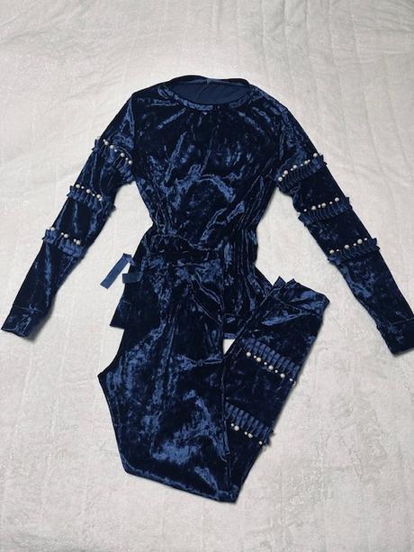 Tmavomodrá velúrová súprava s perličkami, m