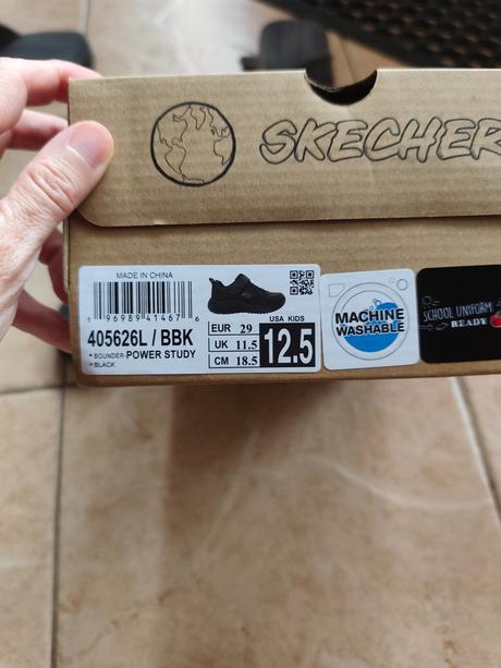 V záruke top stav sketchers, 29