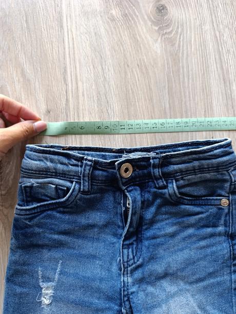 Chlapčenské roztrhané rifle, sinsay,104