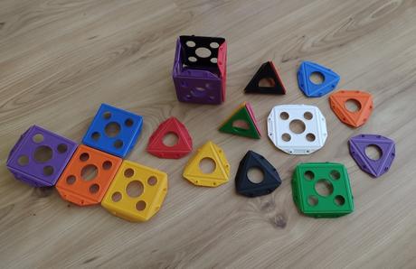 Skladačka - štvorce a trojuholníky,